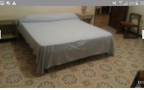 Tropea Center Room